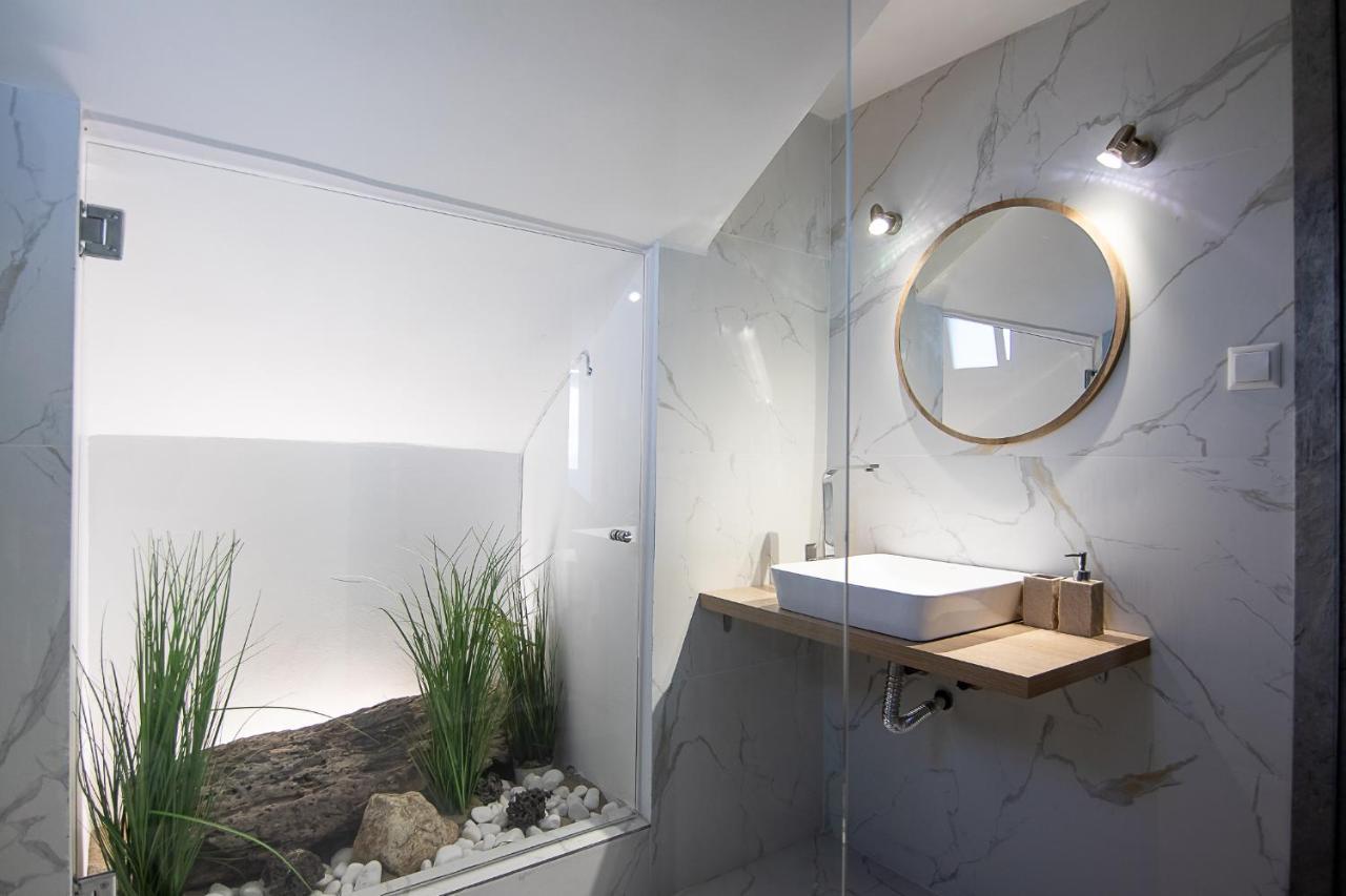 Kómboi Georgianna'S Suite With Private Pool , 'Greysuite' المظهر الخارجي الصورة